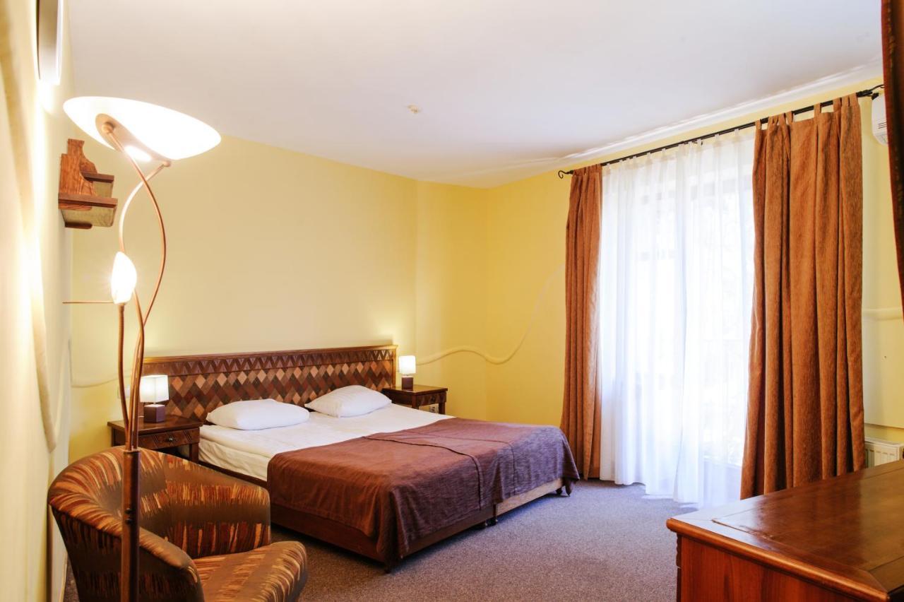Hotel Трипільське Сонце à Podgortsy  Extérieur photo