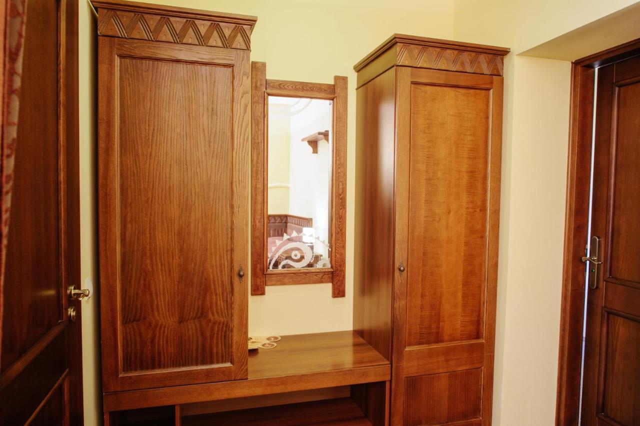 Hotel Трипільське Сонце à Podgortsy  Extérieur photo
