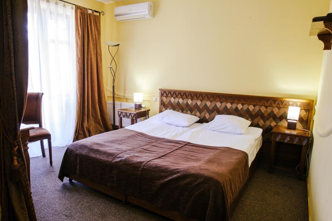 Hotel Трипільське Сонце à Podgortsy  Extérieur photo