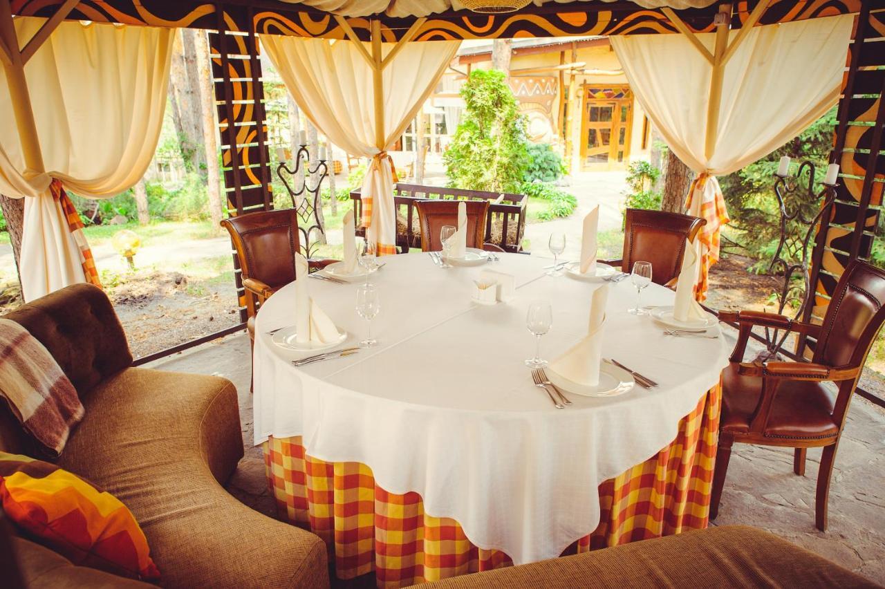 Hotel Трипільське Сонце à Podgortsy  Extérieur photo
