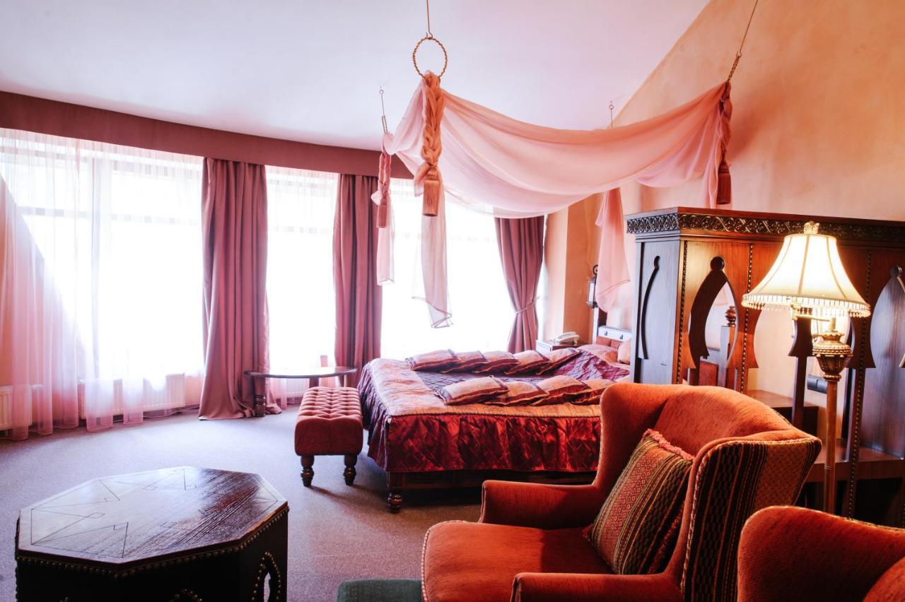 Hotel Трипільське Сонце à Podgortsy  Extérieur photo